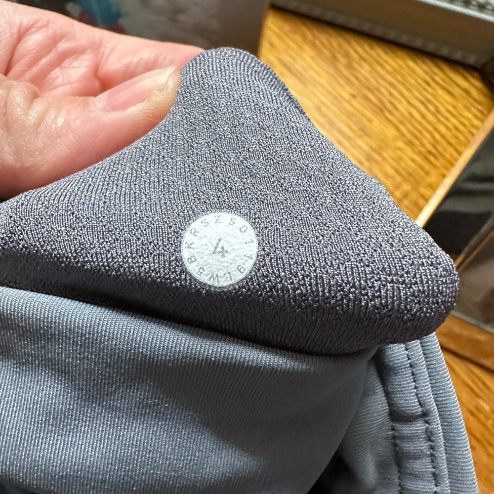 Lululemon Wunder Under High-Rise Steam Blue Size 4 EUC - Picture 6 of 8